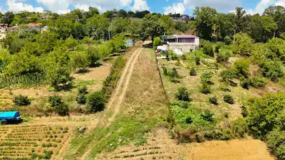 İZMİT NEBİHOCA'DA %40 KÖY İÇİ İMARLI EV YAPIMINA HAZIR 1009 M² SATILIK ARSA