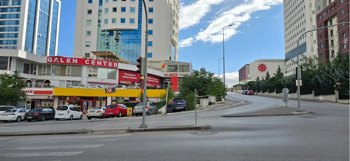 ÇUKURAMBAR ULUSOY PLAZA’DA 1500M2 İKİ KATLI KİRALIK İŞYERİ