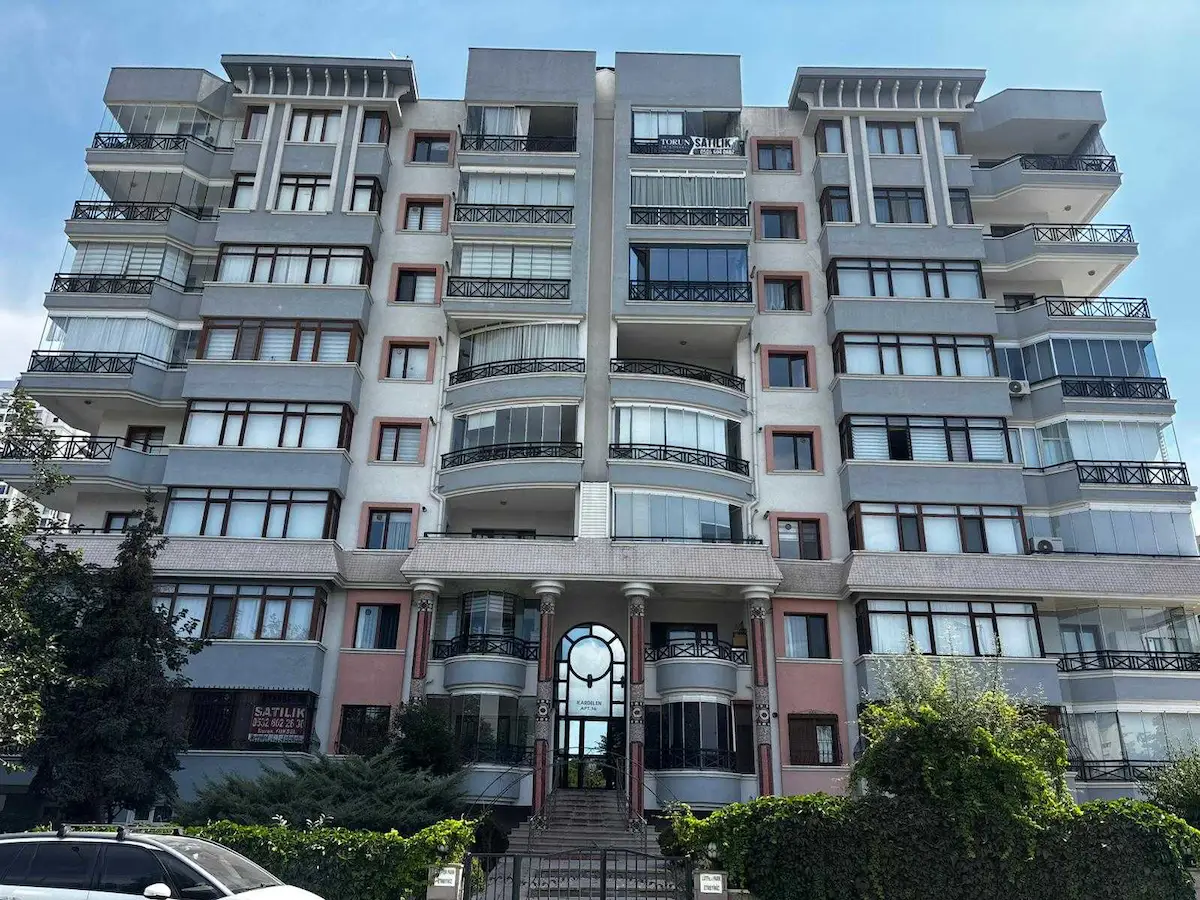 CANKAYA ÇUKURAMBAR'IN KALBİNDE GENİŞ 4+1 DAİRE
