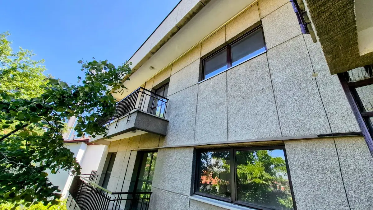 GOP ELÇİLİKLER BÖLGESİNDE, YEŞİLLİKLER İÇİNDE, 260 M² NET, 3+1, 3 KATLI BINANIN 3. KATI KİRALIKTIR! 3