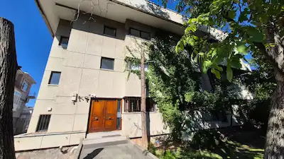 GOP ELÇİLİKLER BÖLGESİNDE, YEŞİLLİKLER İÇİNDE, 260 M² NET, 3+1, 3 KATLI BINANIN 3. KATI KİRALIKTIR!