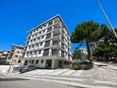 REMAX ASHİLL ACIBADEMDE MÜKEMMEL KONUMDA 3+1 KİRALIK DAİRE