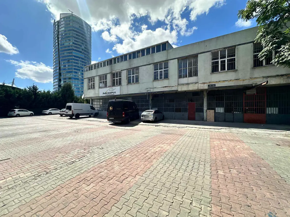 DEMİRCİLER SANAYİ SİTESİ'NDE 500M² KİRALIK DÜKKAN-İMALATHANE