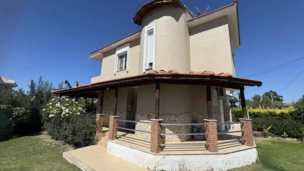 ÇEŞME YALI MAHALLESİNDE KIŞ SEZONU KİRALIK 3+1 İKİZ VİLLA