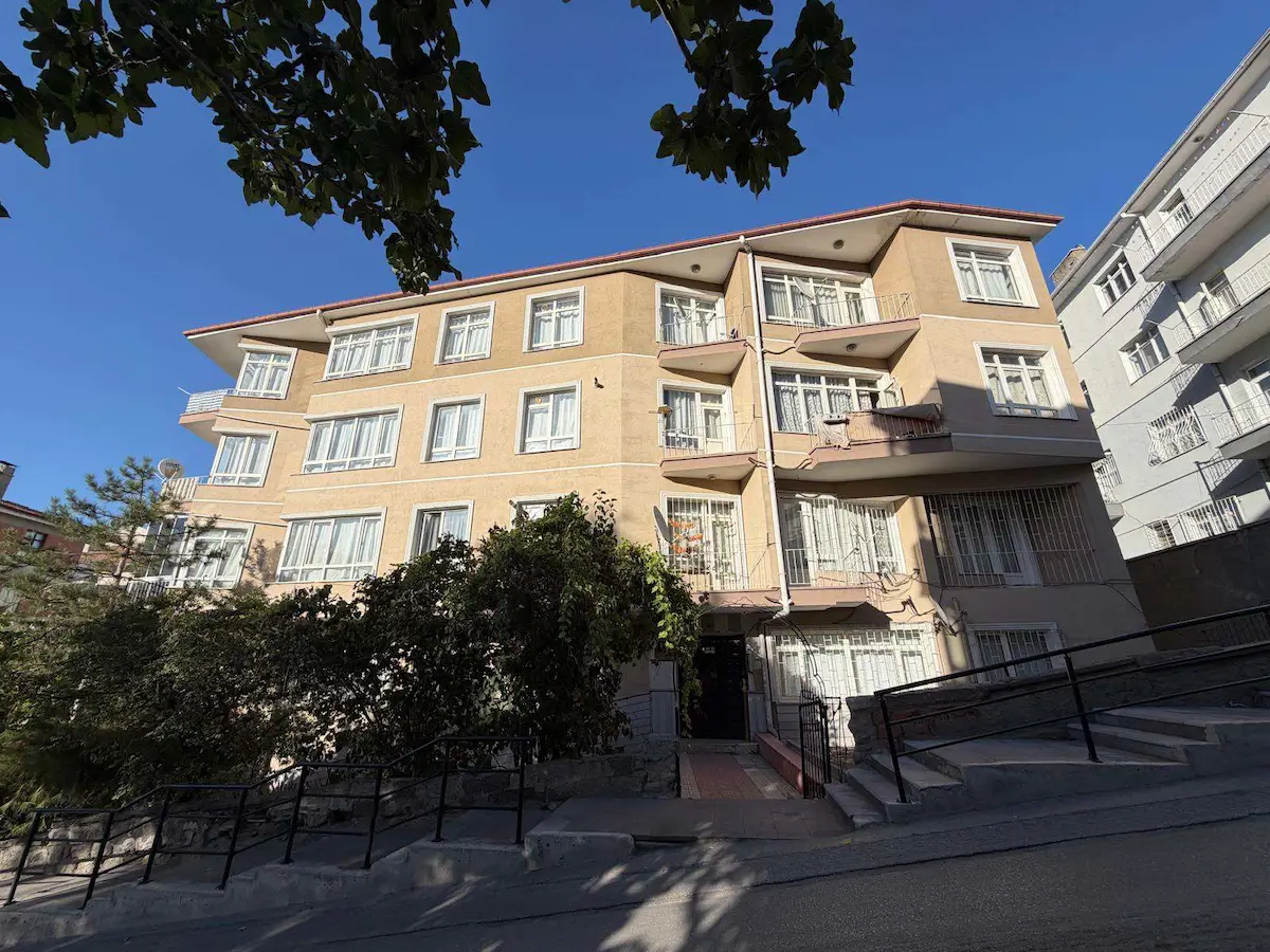 CEBECİ DORUĞU'NDA MÜKEMMEL KONUM KATTA MASRAFSIZ 3+1 SATILIK