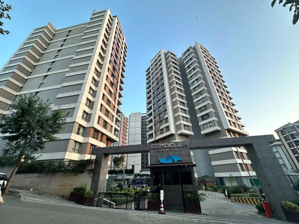 DENIZ MANZARALI, KIRALIK 1+1 DAIRE - CORDELLA KARTAL SITESI
