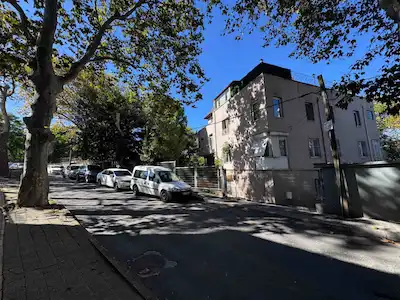 EMIRGAN'DA KISMI BOĞAZ VE DOĞA MANZARALI, GENIŞ TERASLI DAIRE.