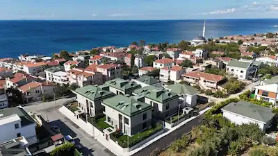 REMAX TEN BÜYÜKÇEKMECE GÜZELCE’DE SIFIR, AKILLI EV SİSTEMLİ, 7+2 LÜKS VİLLA
