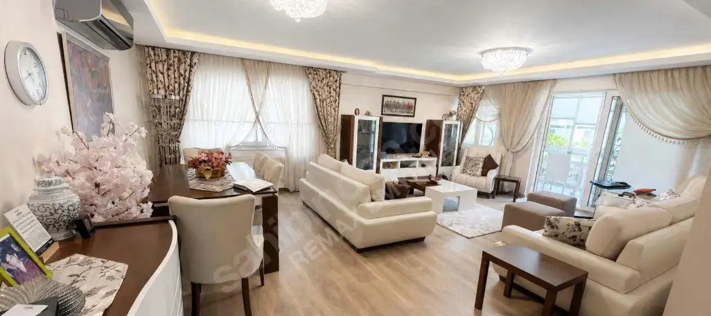 REMAX SMYRNA DAN SUSUZDEDE DE 4+1 LÜX DAİRE