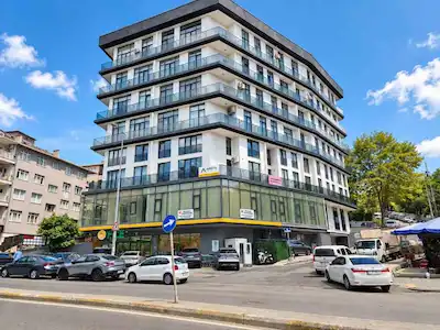 MALTEPE İDEALTEPE’DE CADDE ÜZERİNDE OFİS VE İŞYERİ İÇİN UYGUN 75M2 NET BAHÇE KATI İSKANLI