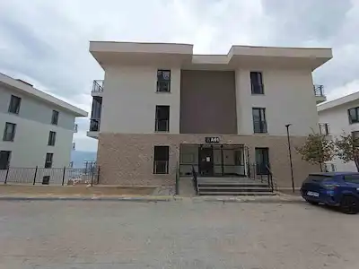 BAYRAKLI TOKİ 8. ETAP’TA DENIZ MANZARALI, OTOPARKLI SIFIR 2+1 KIRALIK DAIRE