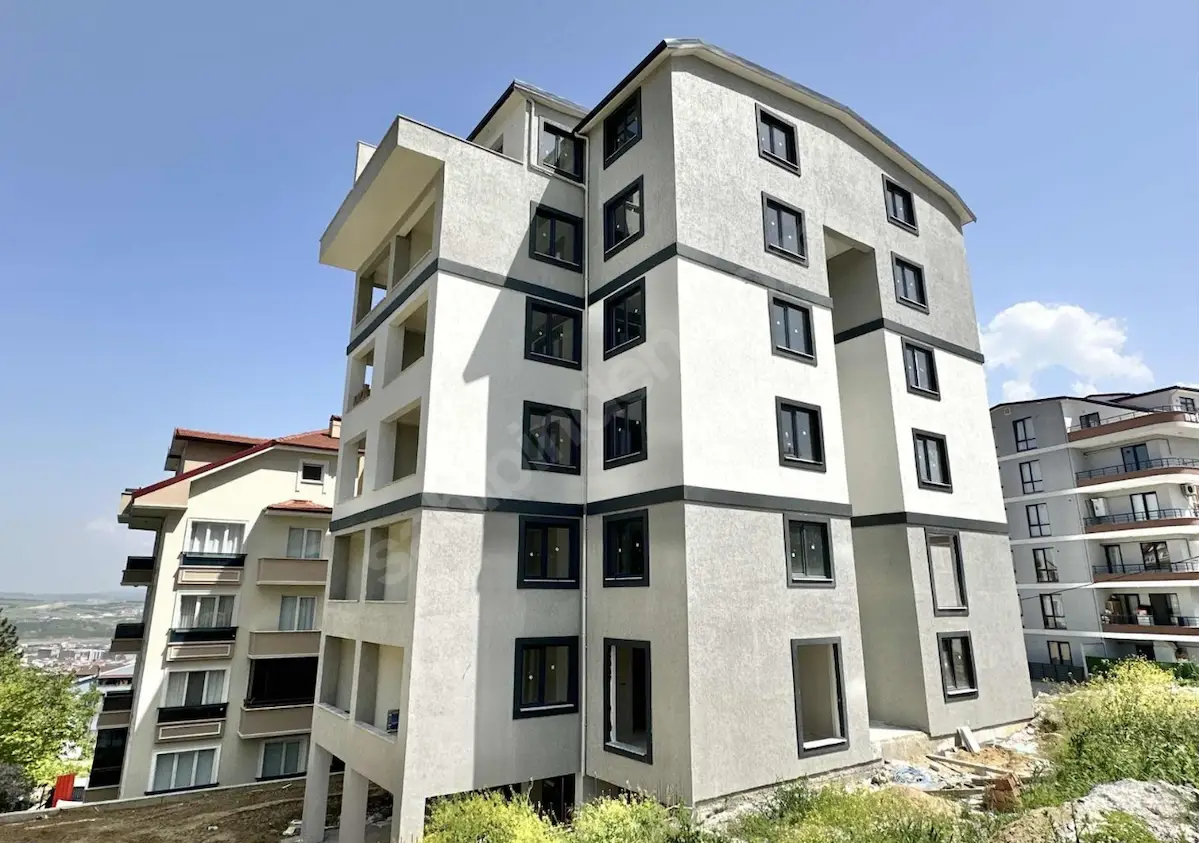 GÜNDOĞDU'DA ASANSÖRLÜ 3+1 SATILIK DAİRE