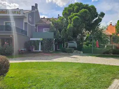BAHÇEŞEHİR DEFNE ADASINDA KİRALIK İŞYERİNE VİLLA