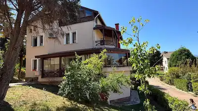 SAPANCA'DA PRESTİJLİ SİTEDE 4+1 FULL YAPILI LÜKS VİLLA