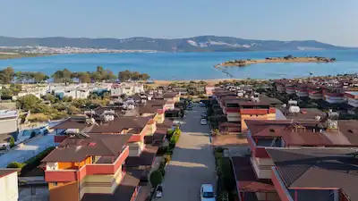 AKBÜK'TE 546 M² ARSA İÇERİSİNDE MÜSTAKİL YAŞAM!