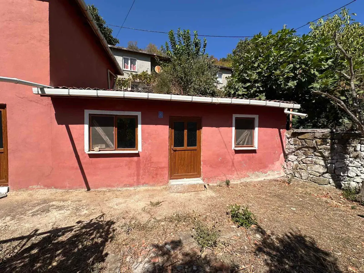 UÇMAKDERE DOĞA HARİKASI 501 M2 ARSA BAHÇELİ SATILIK MÜSTAKİL EV 3