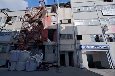BAYRAMPAŞA SANAYI BÖLGESINDE SATILIK KOMPLE BINA 1200 M2