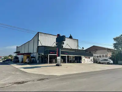 İZMİT OTOBÜS VE SERVİS GÜZERGAHLARINA YAKIN
SIFIR MODERN EŞYALI YÜKSEK KİRA GETİRİLİ SATILIK BİNA