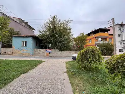 REMAX MODEL DEN DEĞİRMENÖNÜ MAHALLESİNDE PARK CEPHELİ SATILIK ARSA