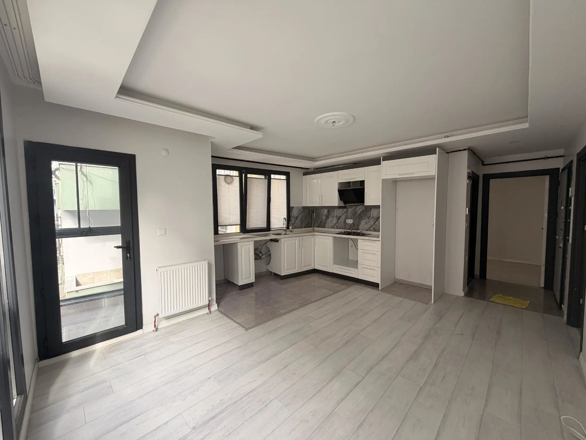 BEYLİKDÜZÜ GÜRPINAR'DA YENİ BİNADA KİRALIK 2+1 DAİRE