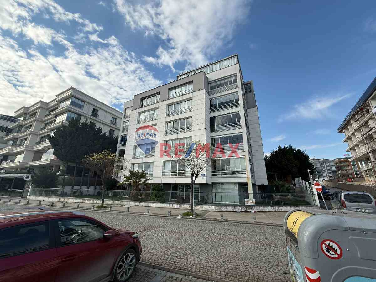 ATAKUM YAT LIMANINDA DENIZE SIFIR SATILIK 4+1 DAIRE