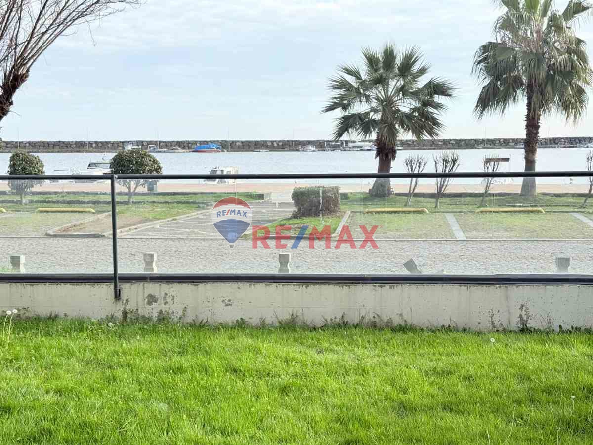 ATAKUM YAT LIMANINDA DENIZE SIFIR SATILIK 4+1 DAIRE