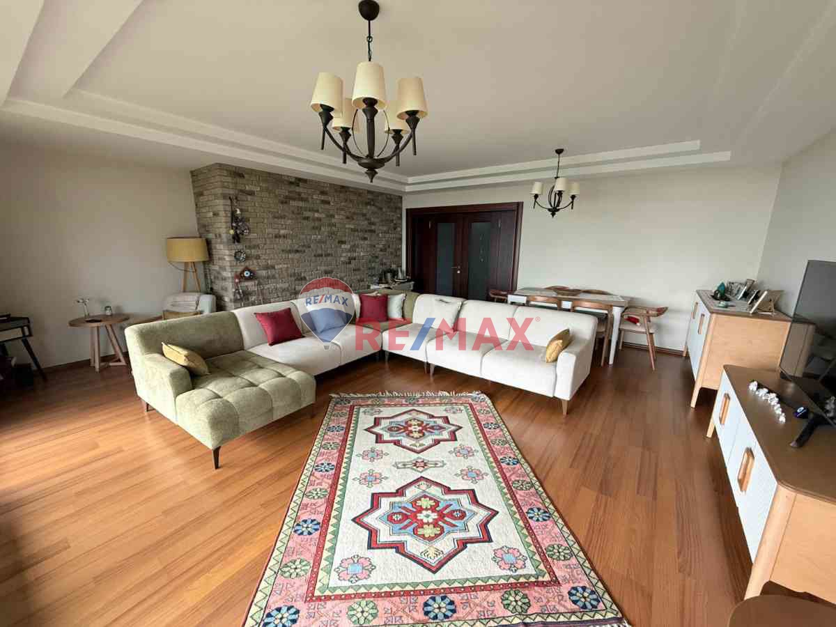 ATAKUM YAT LIMANINDA DENIZE SIFIR SATILIK 4+1 DAIRE