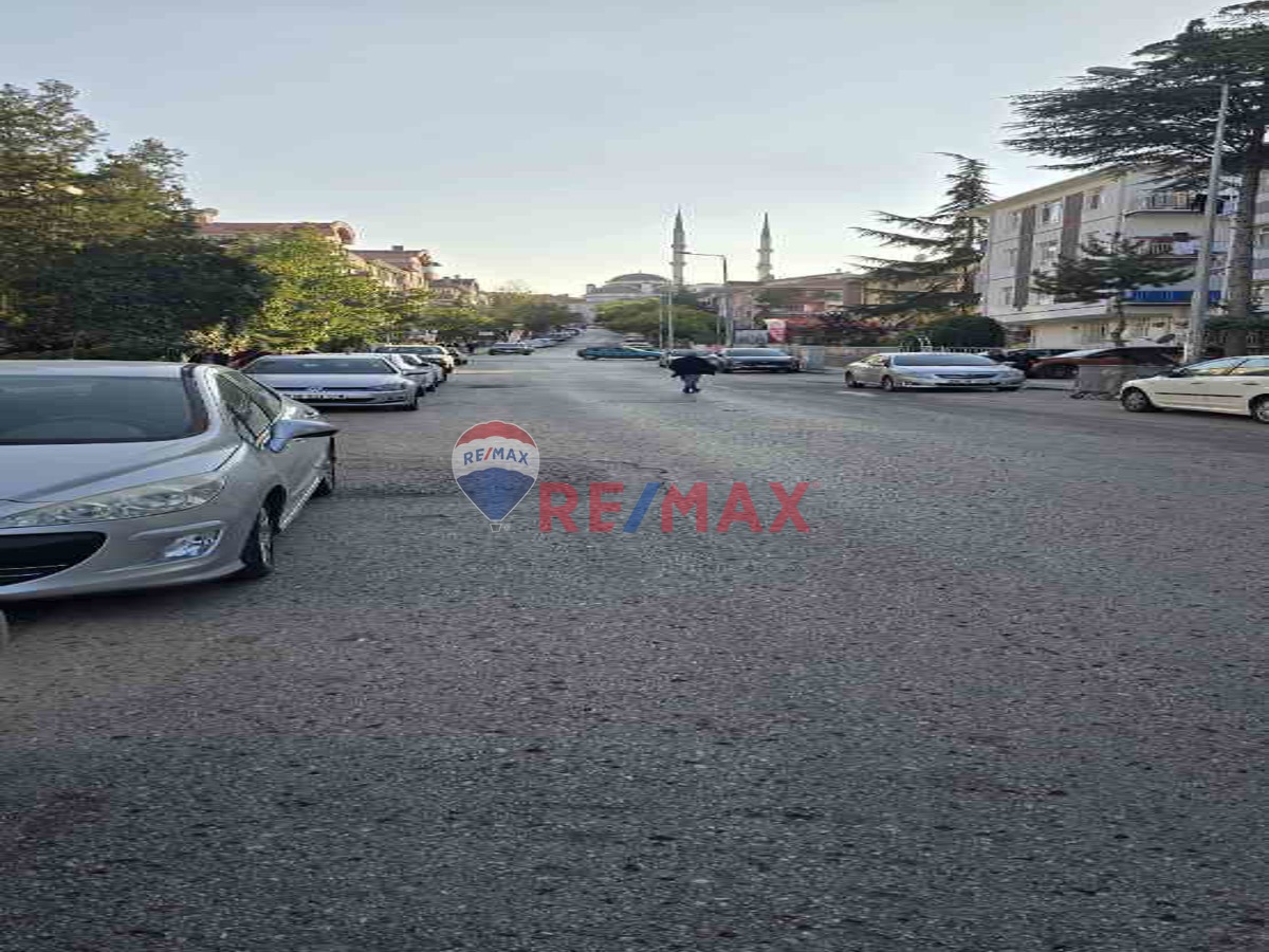 SAİMEKADINDA CADDEYE YAKIN 2+1 SATILIK DAİRE