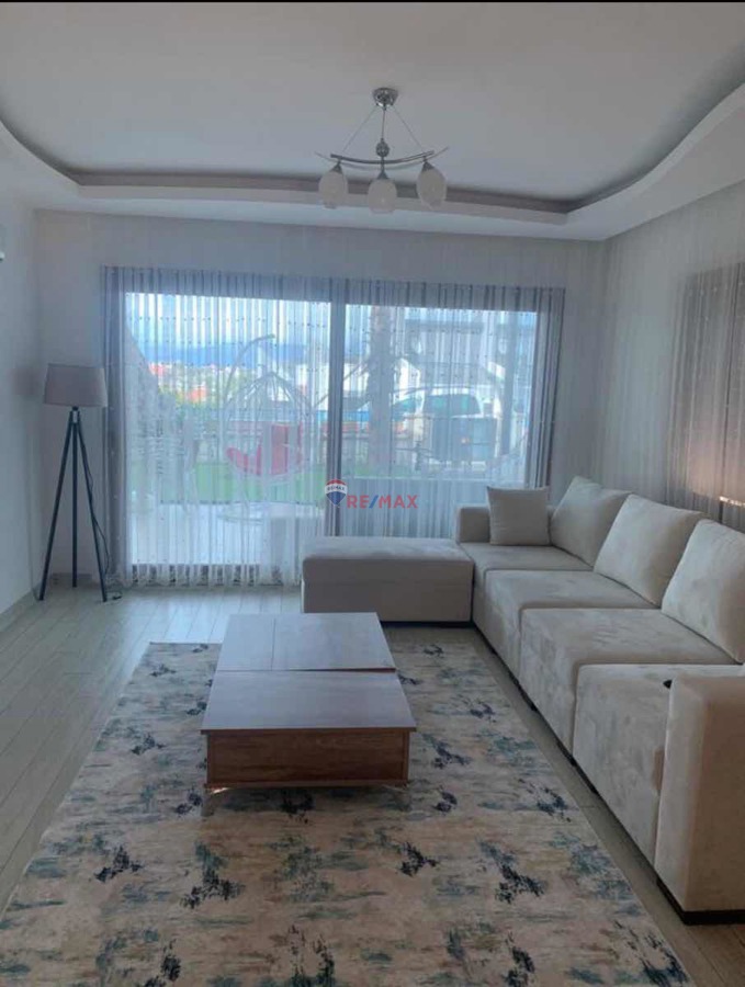 İZMİR ÇEŞME REISDERE MÜSTAKİL HAVUZLU KIRALIK YAZLIK