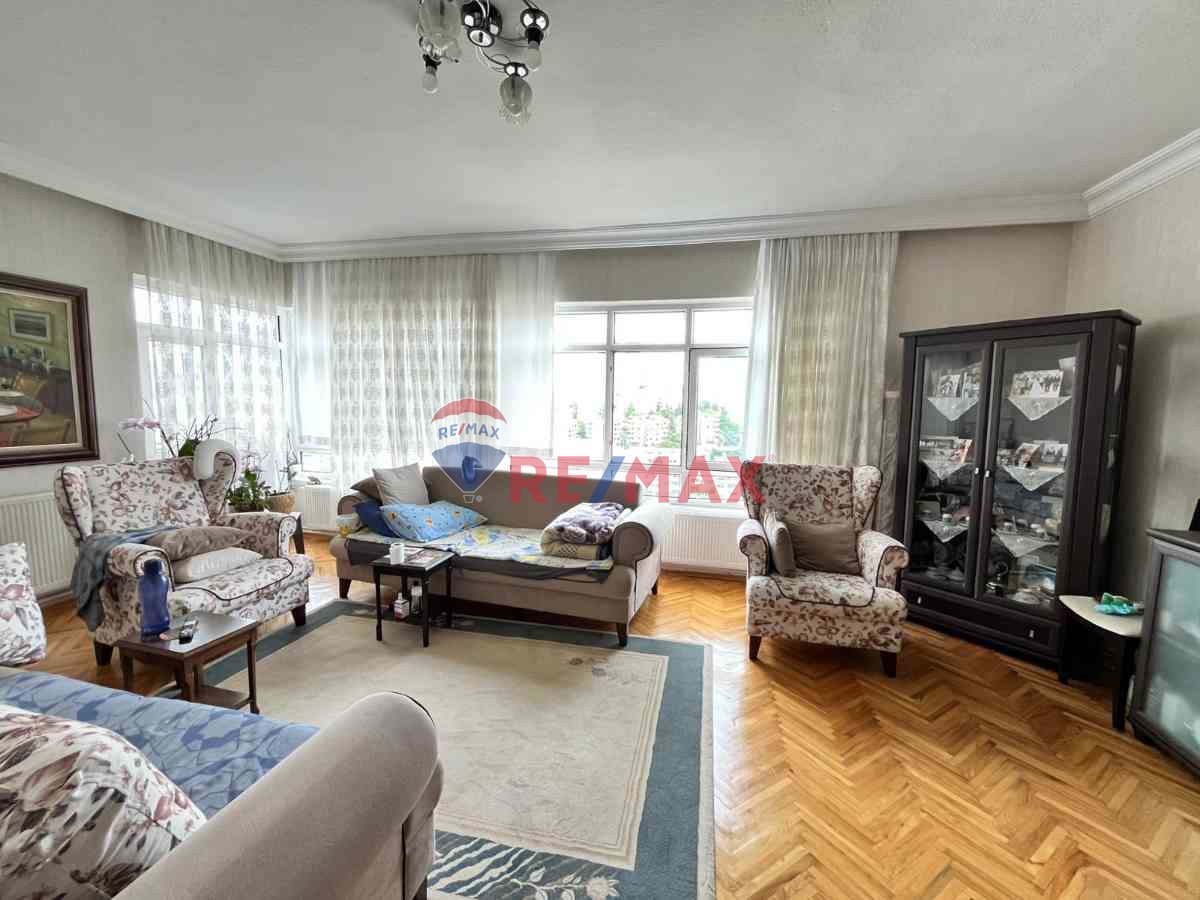 DİKMEN VADİ MANZARALI | NAME SOKAK | 3+1 SATILIK DAİRE