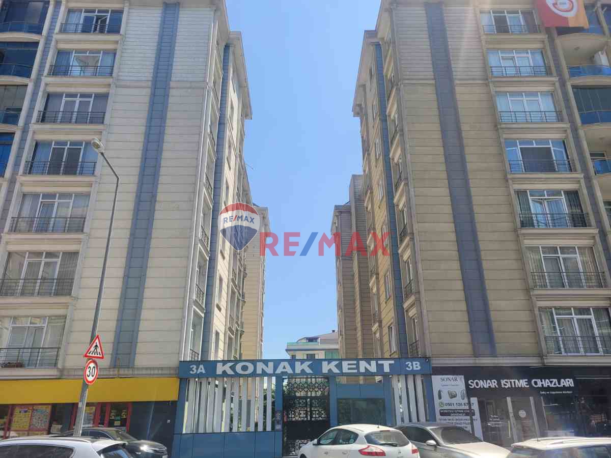 BEYLIKDÜZÜ ADNAN KAHVECI MH. KONAK KENT SITESI SATILIK 3+1 DAIRE