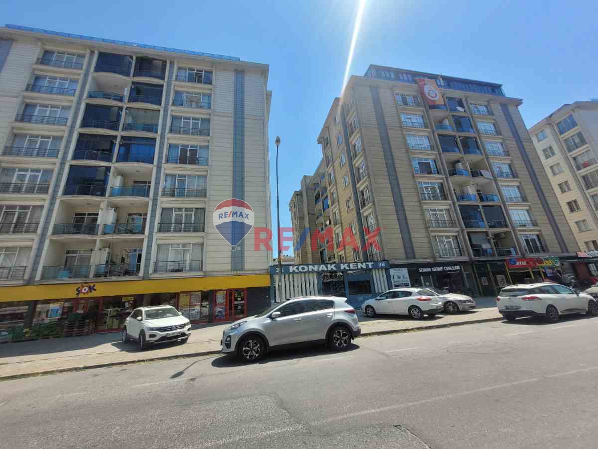 BEYLIKDÜZÜ ADNAN KAHVECI MH. KONAK KENT SITESI SATILIK 3+1 DAIRE