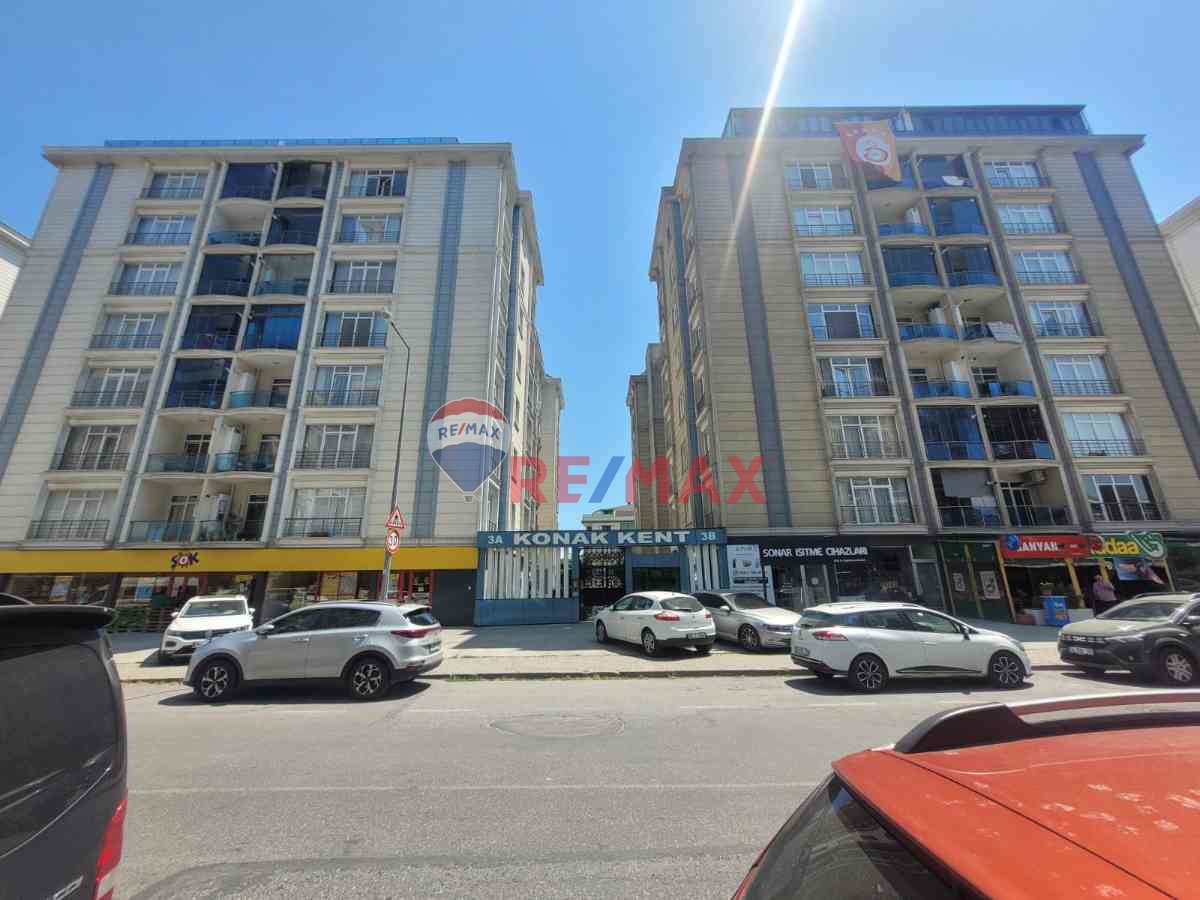 BEYLIKDÜZÜ ADNAN KAHVECI MH. KONAK KENT SITESI SATILIK 3+1 DAIRE