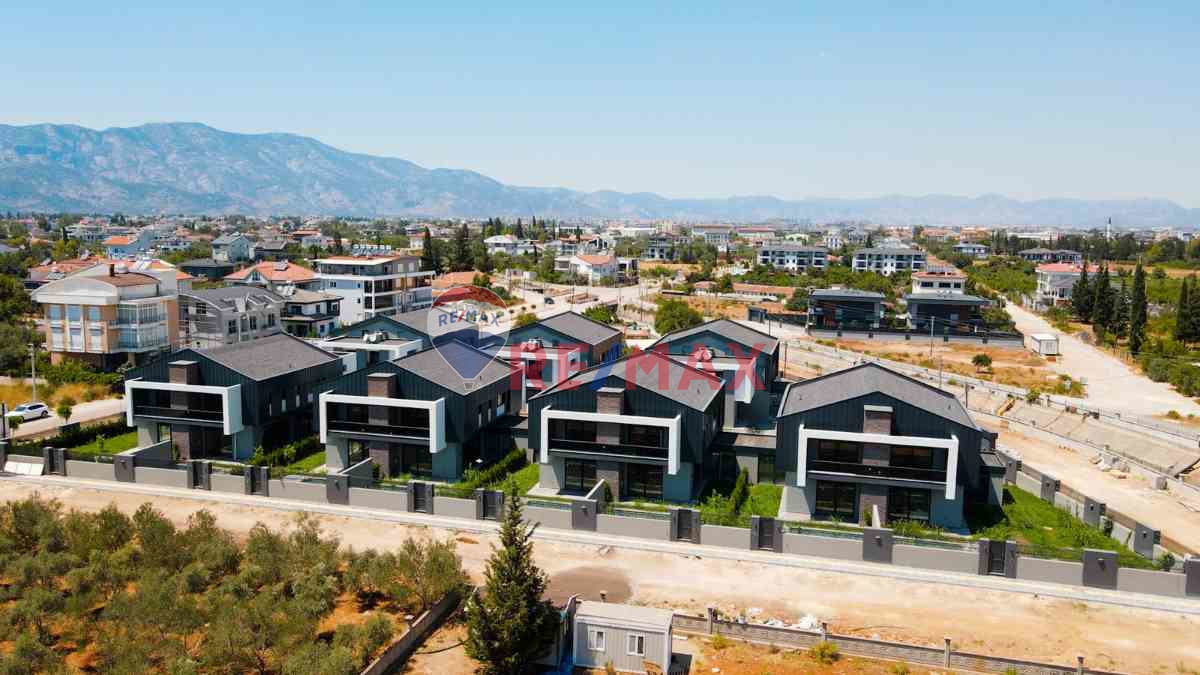 YEŞİLBAYIR'DA SİTE İÇERİSİNDE EŞYASIZ KİRALIK 4+1 VİLLA