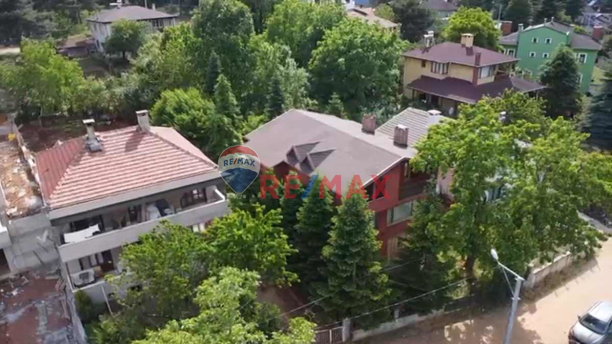 REMAX BEYAZ KAZANCI MAHALLESİNDE 5+1 SATILIK VİLLA