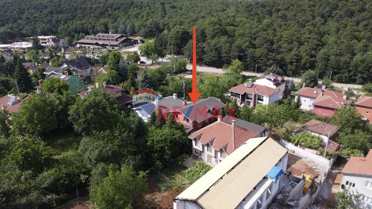 REMAX BEYAZ KAZANCI MAHALLESİNDE 5+1 SATILIK VİLLA