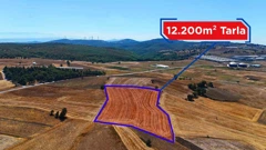 RE/MAX İNCİ'DEN KARESİ YAYLABAYIR GİRİŞİ SATILIK 12.200 M² TARLA 