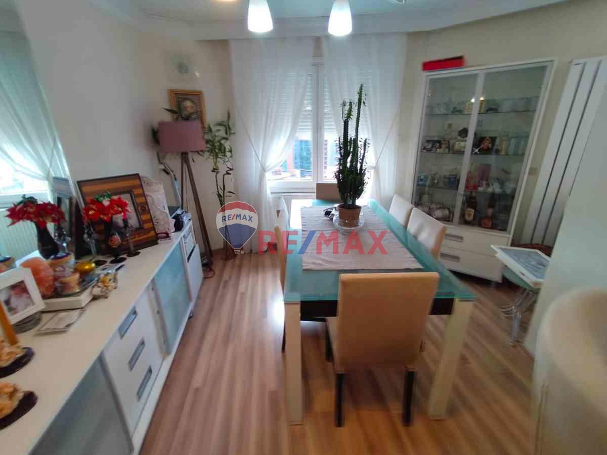 ATAŞEHIR KÜÇÜKBAKKALKÖY'DE 2+1 EBEVEYN BANYOLU SATILIK ARAKAT DAIRE