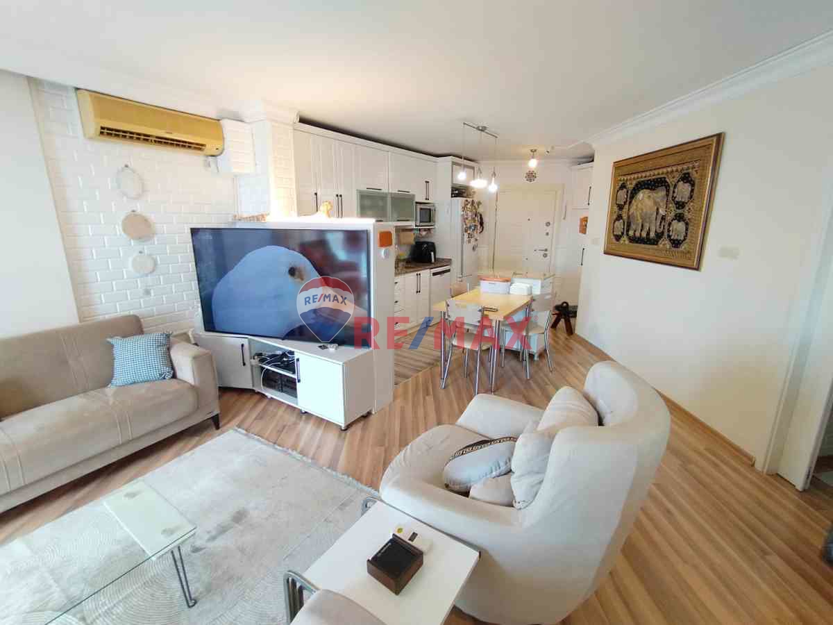 ATAŞEHIR KÜÇÜKBAKKALKÖY'DE 2+1 EBEVEYN BANYOLU SATILIK ARAKAT DAIRE