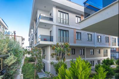 REMAX GELİŞİMDEN MARMARA KONAKLARI 2 SİTESİNDE SATILIK DAİRE