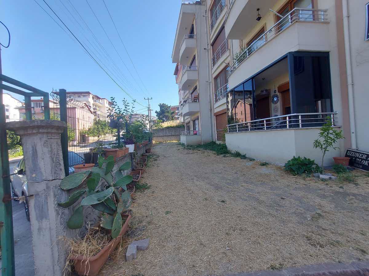 GÖLCÜK PIYALEPAŞA GENIŞ 3+1 EBEVYN BANYOLU DUBLEKS REMAXÇAKRA