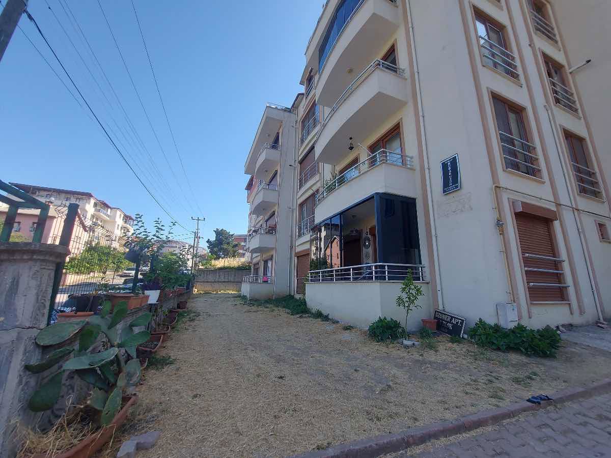 GÖLCÜK PIYALEPAŞA GENIŞ 3+1 EBEVYN BANYOLU DUBLEKS REMAXÇAKRA