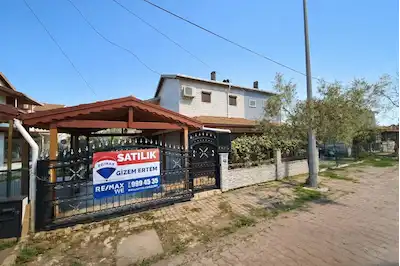 REMAX WE OFİSİNDEN DİKİLİ SALİHLERALTI SATILIK VİLLA