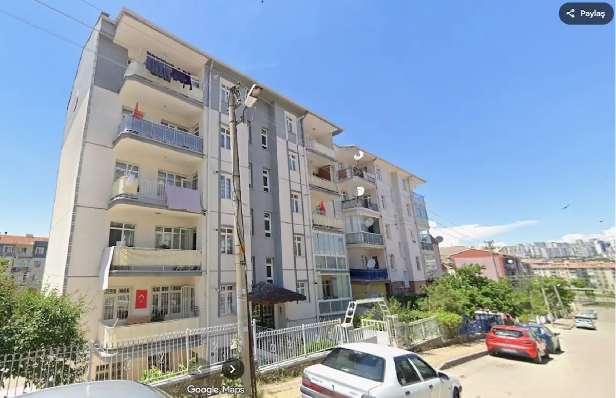 YUNUS EMRE MAHALLESİ ERKAMKENT SİTESİNDE 3+1 SATILIK FIRSAT DAİRE