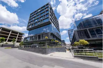 BAHÇELIEVLER YENIBOSNA'DA PRESTIJLI OFIS BINASINDA KIRALIK BÜRO - OFIS