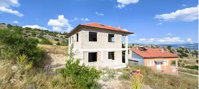 ISPARTA KEÇIRBORLU SENIR KÖYÜ EŞSIZ MANZARALI NATAMAM 5+1 VILLA