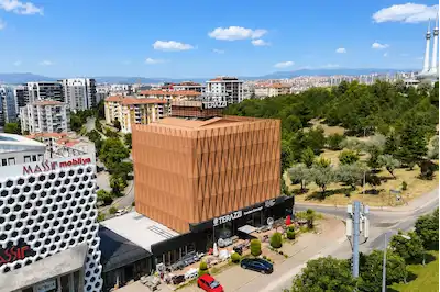 REMAX BEYAZ RETA PLAZA 300M2 KİRALIK OFİS