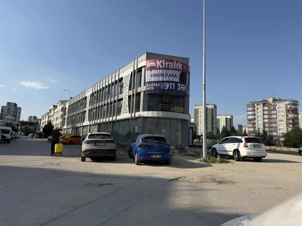 ERYAMANDA KOMPLE KİRALIK BİNA