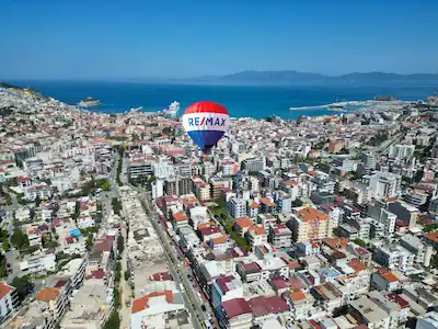 KUŞADASI MERKEZDE DÖNÜŞÜMLÜK 5 KAT BLOK NİZAM İMARLI YATIRIMLIK ARSA/BİNA