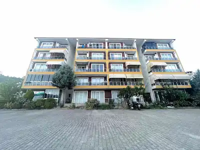 TEPEKÖY MAMİKLER SİTESİNDE 2+1 ARAKAT ŞEHİR HASTANESİNE YAKIN